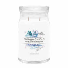 Yankee Candle Snow Globe Wonderland Scented Candle...